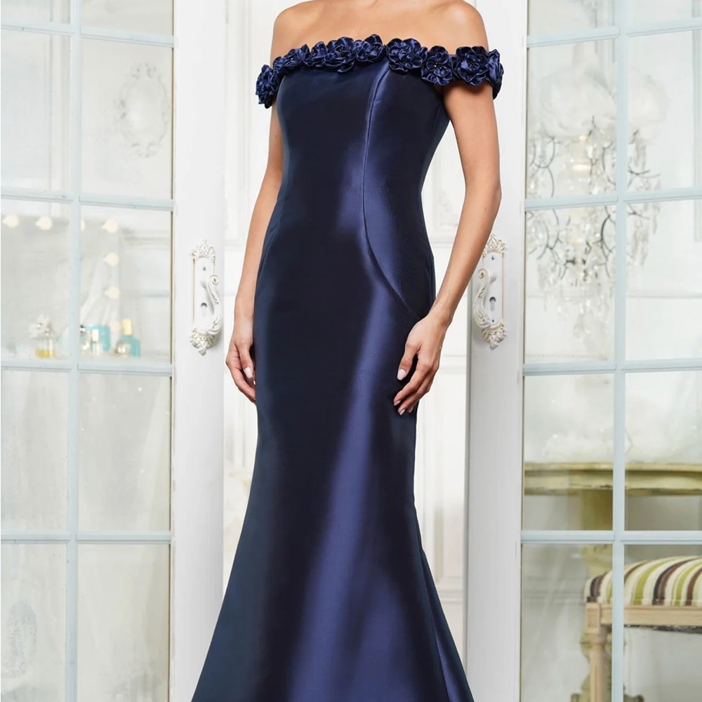 Elegant Off-Shoulder Navy Evening Dress